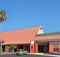 Days Inn by Wyndham Cocoa Cruiseport West At I-95/524