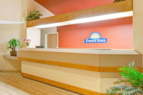 Days Inn By Wyndham Olathe Medical Center - Click Find 3
