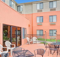 Days Inn by Wyndham Olathe Medical Center