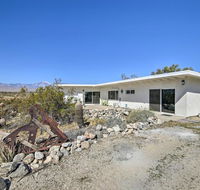 Desert Home  5 Mi to Many Natural Hot Springs