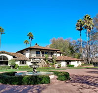Distinguished Resort-Style Wine Country Retreat - 9BR Sleeps 20-24