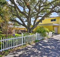 Downtown Cocoa Beach Townhome-Steps to Shore