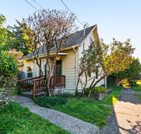 Dunrovin Vintage Beach Cottage - 1 Bed 1 Bath Vacation home in Port Orford