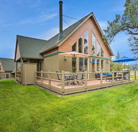 Eagle Crest Retreat with Deck and Resort Access