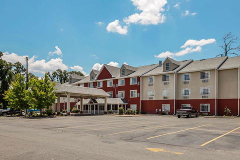 Econo Lodge Inn & Suites - Marianna - Click Find 2