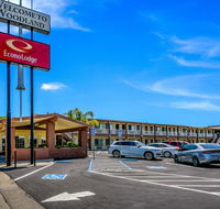 Econo Lodge Woodland near I-5