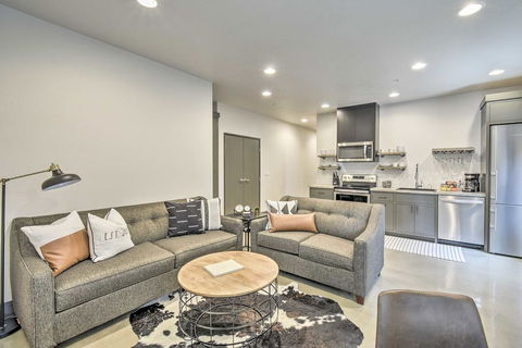 Elkhart Lake Townhome - 20 Mi To Sheboygan! - Bridge Guide 0