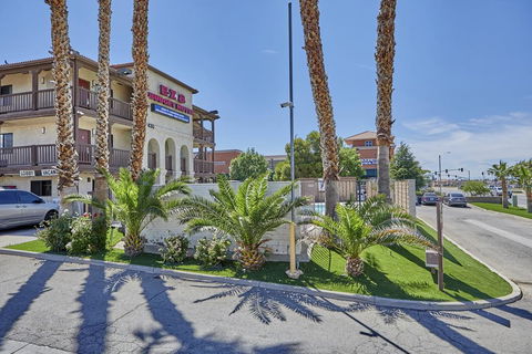 EZ 8 Motel Palmdale - Bridge Guide 3