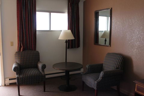 First Interstate Inn - Douglas - Click Find 2