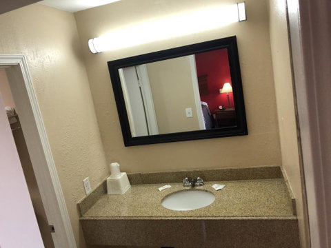 Florence Inn And Suites - Click Find 2