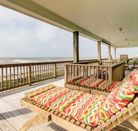 Gilchrist 'EZ Street Beach House' with Gulf-View Deck