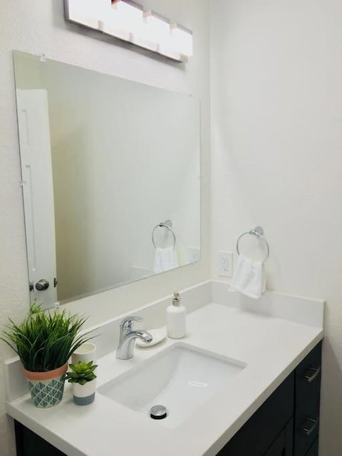 Gorgeous & Spacious Home Just 1 Mile To The Beach With A Private Yard - Bet 4u 3