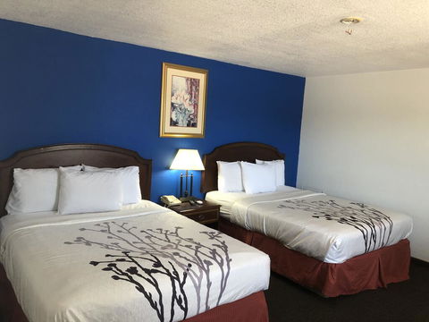 Greensburg Inn - Click Find 3