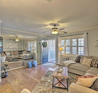 Greenville Townhome w/ Patio 20 mins. to Clemson