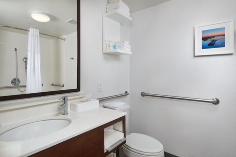 Hampton Inn Beaumont - Click Find 3