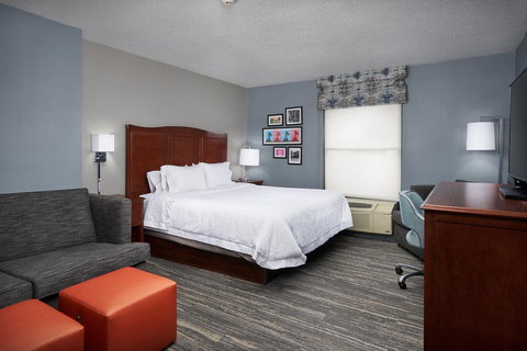 Hampton Inn Beaumont - Click Find 1