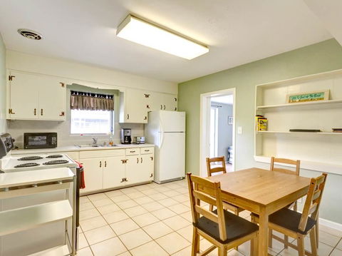 Harbor Duplex, 3 Bedrooms, Walk To Beach, WiFi, Sleeps 8, Walk To Beach - Click Find 3