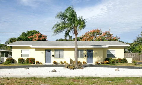 Harbor Duplex, 3 Bedrooms, Walk To Beach, WiFi, Sleeps 8, Walk To Beach - Click Find 0