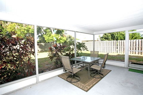 Harbor Duplex, 3 Bedrooms, Walk To Beach, WiFi, Sleeps 8, Walk To Beach - Click Find 2