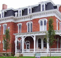 Heritage House Suites