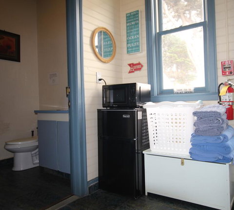 HI Point Montara Lighthouse Hostel - Bridge Guide 1