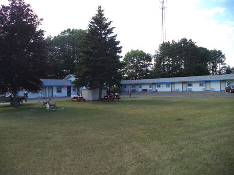 Hilltop Motel - Bridge Guide 0