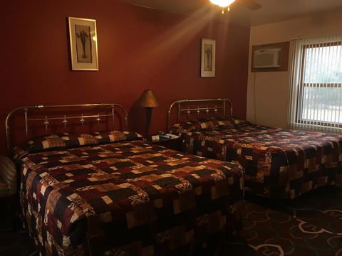 Hilltop Motel - Bridge Guide 2