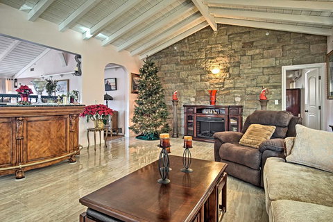 Hilltop Valley Center House With Balcony & Mtn Views! - Bet 4u 2