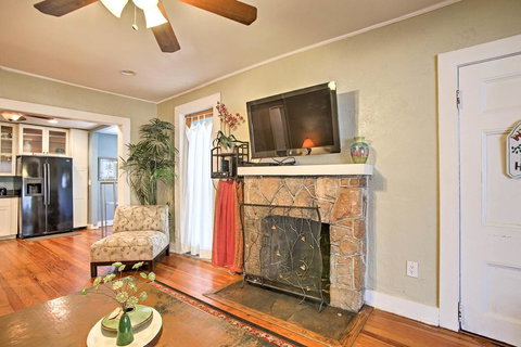 Historic Cottage 1 Mi From Lake Worth Beach Park! - Bet 4u 3