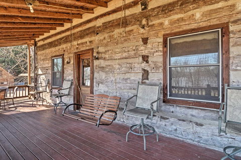 Historic Derby Cabin With Hot Tub & Ohio River Views! - Bet 4u 3