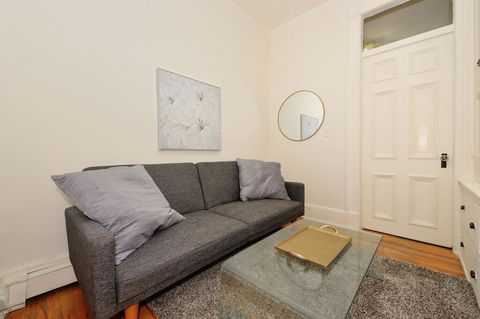 Hobokens 1 Bedroom Delight * Polished - Click Find 0