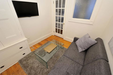 Hobokens 1 Bedroom Delight * Polished - Click Find 2
