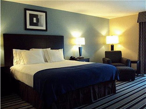 Holiday Inn Express Hotel & Suites Baton Rouge -Port Allen - Bet 4u 1