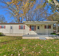 Home in Waterloo - Walk to Pickwick Lake with Fishing