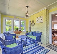 Home w/Patio 2 Blocks to St. Lawrence River