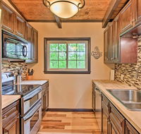 Home with Sunroom - 10-Min Walk to Boulder Beach