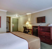 Howard Johnson by Wyndham Reseda Hotel  Suites