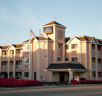 Howard Johnson by Wyndham Salinas