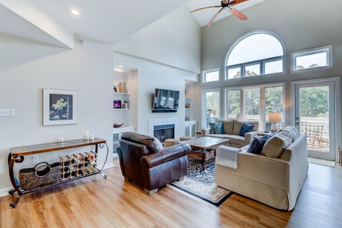 Huntington Condos - Click Find 0