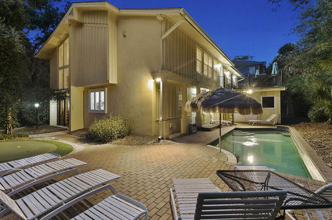Island Getaway By Five Star Properties - Click Find 3