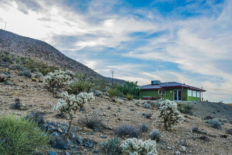 Joshua Tree Retreat With Sweeping Views & Hot Tub - Bet 4u 1