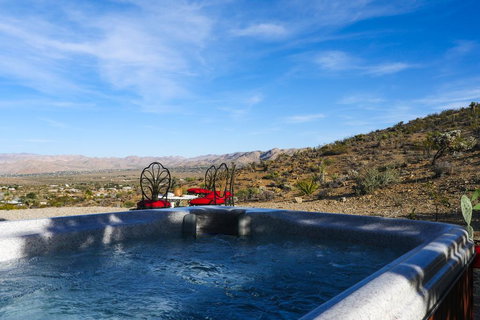 Joshua Tree Retreat With Sweeping Views & Hot Tub - Bet 4u 0