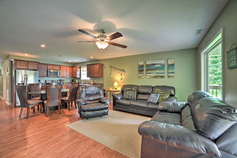 Kentucky Lake Retreat With Private Dock & Deck - Bet 4u 2