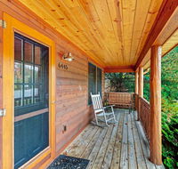 Kingfisher Cove Cabin 16