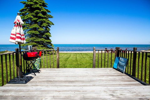 Lake Huron Private Beach Retreat With Fire Pit! - Bet 4u 1