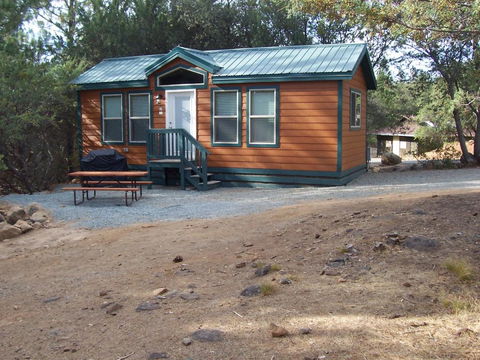 Lake Of The Springs Camping Resort Cabin 5 - Click Find 0