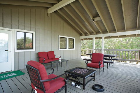 Lake Whitney Camping Resort Ramp Cabin 4 - Click Find 2