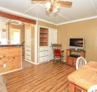 Lakeside Cabin 9