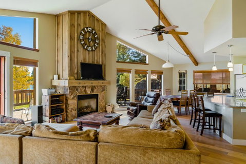 Lakeside Lodge - Click Find 3