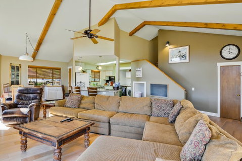 Lakeside Lodge - Click Find 2